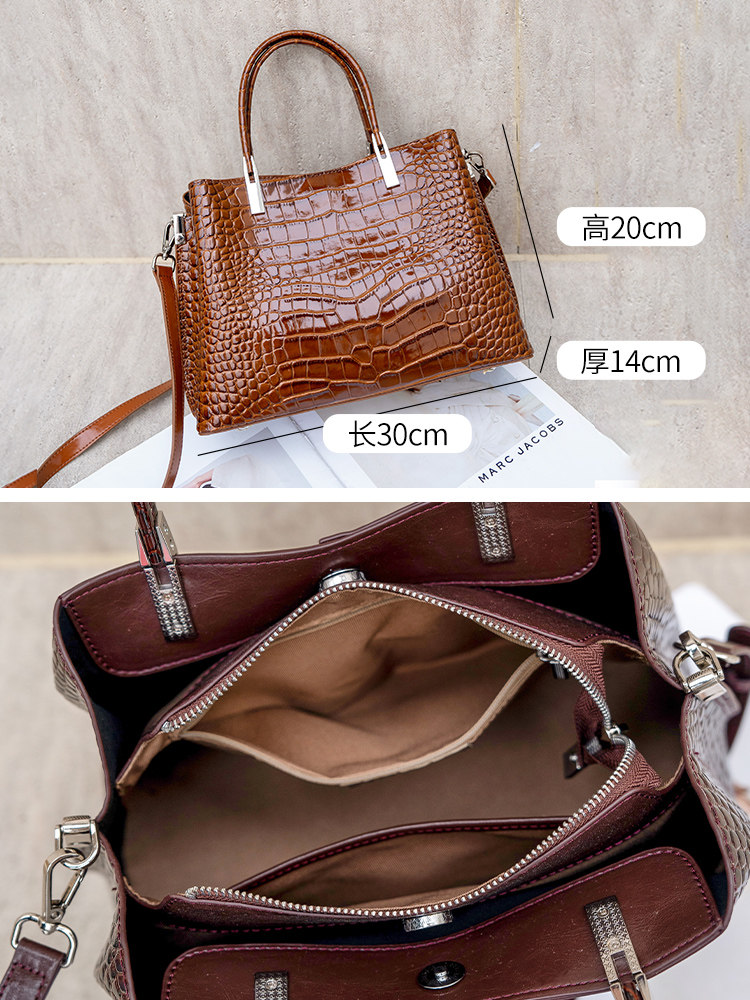 Bolso tipo tote con estampado  - Leatherwork Designs reseña y precio